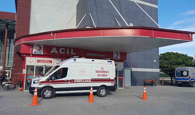 Yayaya çarpan motosiklete arkadan gelen motosiklet çarptı: 3 yaralı