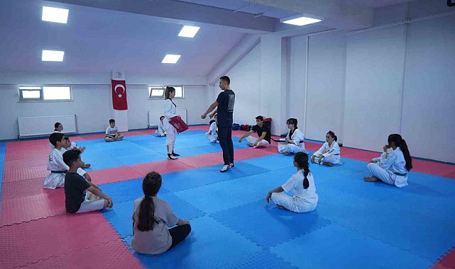 Yaz Spor Okulları'nda taekwondoya yoğun ilgi