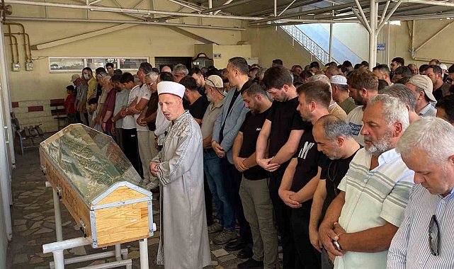 Yeğeni tarafından pala ile öldürülen adam toprağa verildi