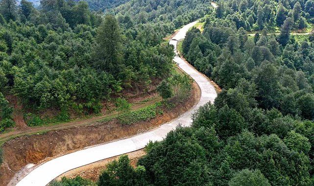 Yeşil Yol'da beton yol çalışmaları sürüyor
