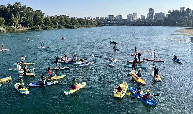 Yeşilay, bağımlılığa karşı Seyhan Nehri'nde kürek çekti