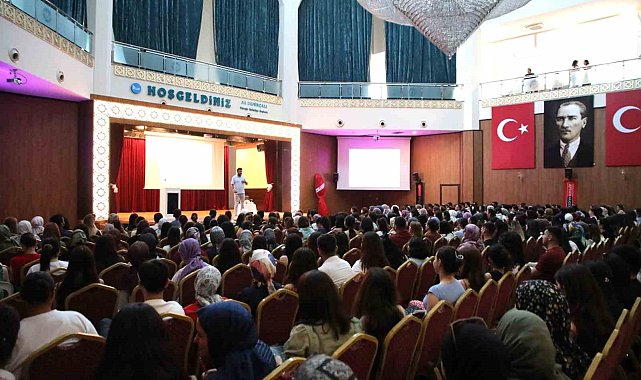 Yüreğir Belediyesi'nden MEB-AGS ve KPSS adaylarına coğrafya semineri