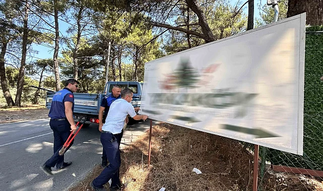 Zabıta affetmedi! Usulsüz tabelalar indirildi