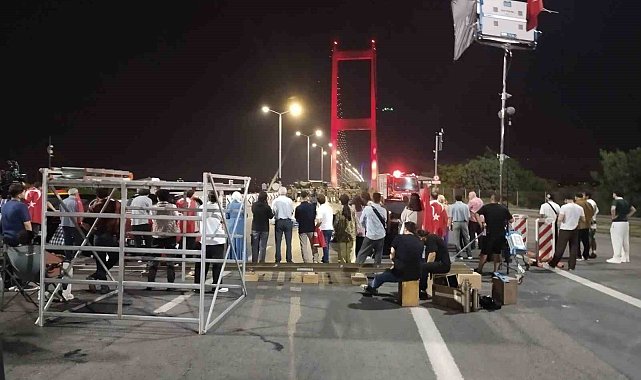 15 Temmuz Şehitler Köprüsü "Asırlık Gece" Belgesel çekimleri kapsamında trafiğe kapatıldı