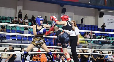 18. İller Arası Zafer Kupası Kick Boks Şampiyonası Kütahya'da gerçekleştirildi