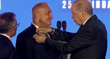 25. yıl programında AK Parti'ye 10 yeni katılım