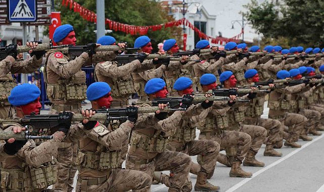 30 Ağustos Zafer Bayramı'nda jandarma komandolardan mest eden gösteri
