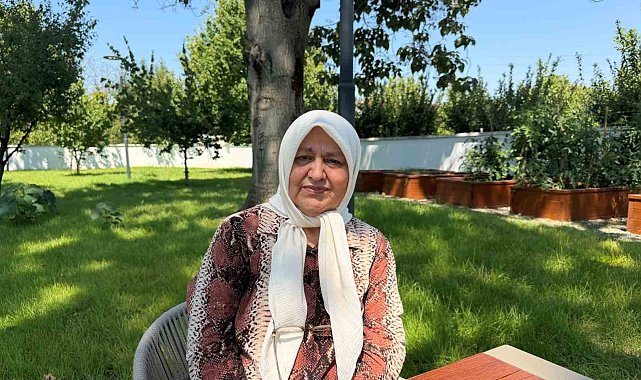 30 yıldır görmediği arkadaşına bu merkezde kavuştu