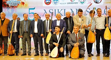 5. Uluslararası Âşıklar Şöleni'nde renkli görüntüler