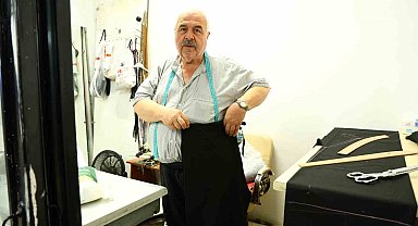 60 yıllık terzi tarihi kaybolan mesleğini anlattı: "Bu sanatı yapacak 10 usta çıkmaz"