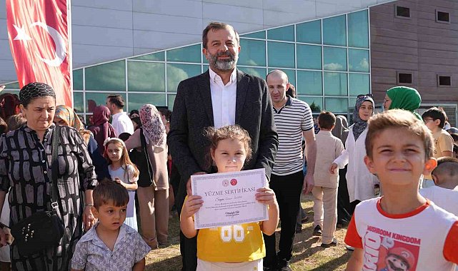 600 çocuk Gürsu'da yüzmeyi öğrendi