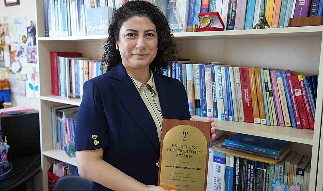 ABD'den 'Üstün Katkı Ödülü' alan profesör: "Gençlerin en çok yaşadığı sorunlardan biri belirsizlik"