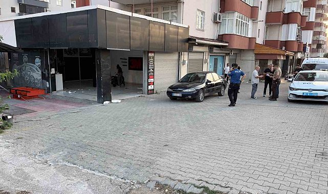 Adana'da alacak verecek kavgası kanlı bitti: Baba ve oğlu öldü, anne yaralı