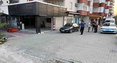 Adana'da alacak verecek kavgası kanlı bitti: Baba ve oğlu öldü, anne yaralı