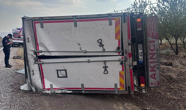 Adıyaman'da kamyon devrildi: 1 yaralı