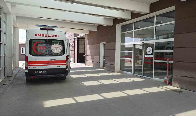 Adıyaman'da minibüs devrildi: 13 yaralı