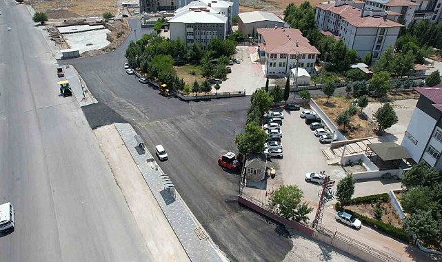 Adıyaman'da okul bölgesinde asfalt çalışmaları tamamlandı