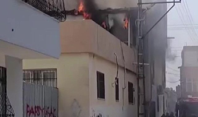 Aile sağlığı merkezinin çatısında korkutan yangın