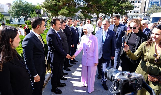 Aile ve Sosyal Hizmetler Bakanı Göktaş Van'da