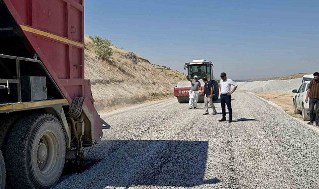 Akçadağ Belediyesi asfalt mesaisini sürdürüyor