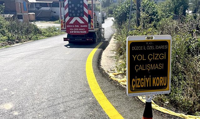 Akçakoca'da köy yollarında yol çizgileri ve kasisler yenilendi