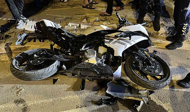 Aksaray'da otomobil ile motosiklet çarpıştı: 2 çocuk ağır yaralı