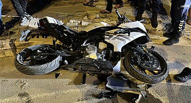 Aksaray'da otomobil ile motosiklet çarpıştı: 2 çocuk ağır yaralı
