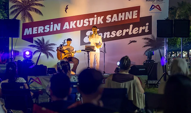 Akustik sahne yaz akşamlarına ritim katıyor