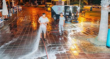 Alanya'nın vitrini gece mesaisinde baştan sona temizlendi