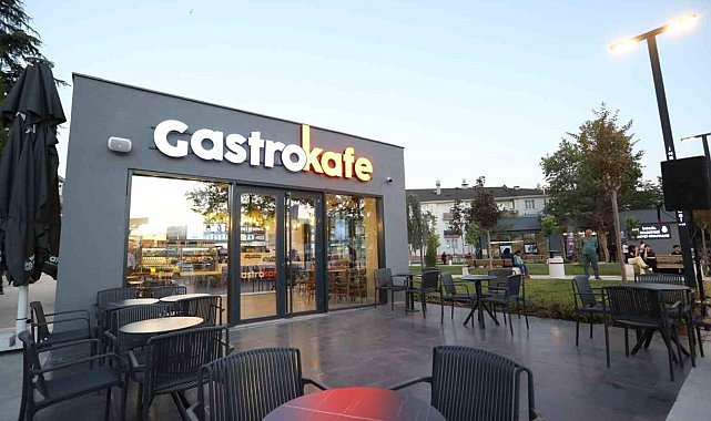 Alanyurt meydanı coşkulu törenle hizmete açıldı