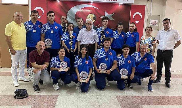 Alaşehirli şampiyonlar Avrupa'dan kupalarla döndü