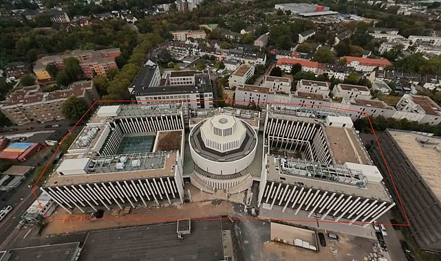 Alihan Kuriş'in lideri olduğu grubun Köln'de inşa ettiği dev tesis görüntülendi
