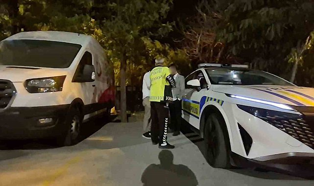 Alkollü sürücünün aracını teslim almaya gelen yakını da alkollü çıktı