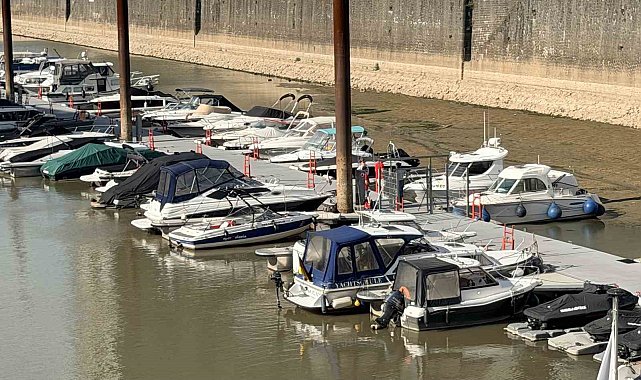 Almanya'da Ren Nehri'nde kuraklık alarmı: Su seviyesinde tarihi düşüş yaşandı