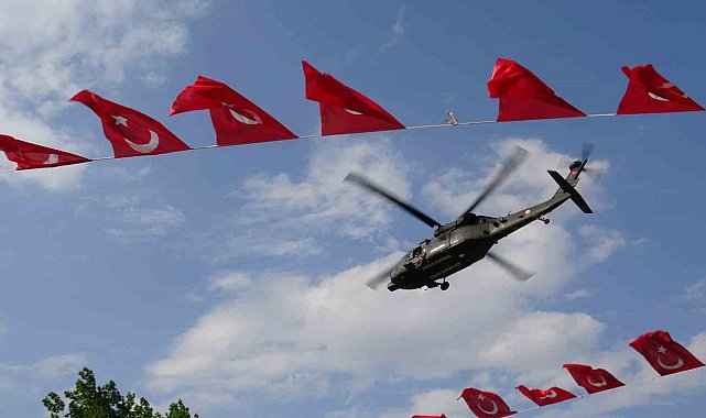 Ani'nin fethinin 962. yıl dönümünde Çelik Kanatlar'ın gösterisi nefes kesti