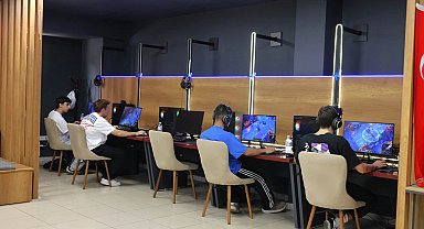 Ankara Keçiören'de gençler 'espor'la buluştu