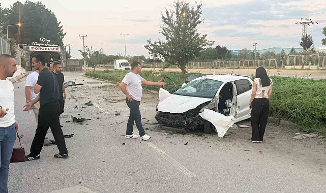 Ankara'da kontrolden çıkan otomobil takla attı: 2 yaralı
