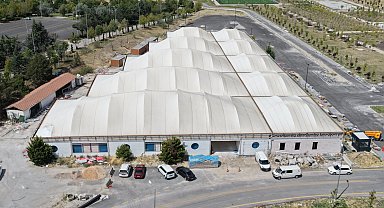 Ankara'da Göksu Parkı'ndaki pazar yeri yenileniyor