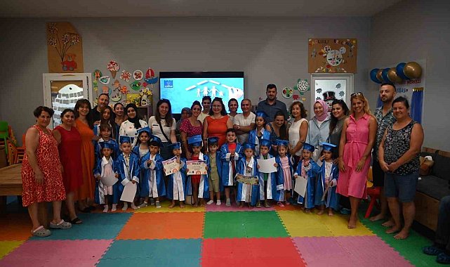 Anne Baba Çocuk Merkezi'ne minikler mezuniyet heyecanı yaşadı