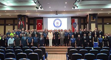 Antalya Emniyeti'nde 66 personele ödül, emekliye ayrılan 33 personele plaket