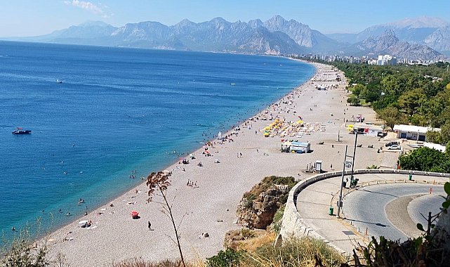 Antalya Körfezi'nde mikroplastik temizliğine poyraz dopingi