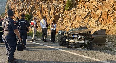 Antalya'da otomobil takla attı: 1 ölü, 2 yaralı