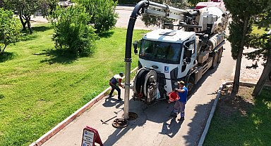 Antalya'da temizlik ve düzenleme çalışmalarını sürüyor