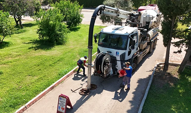 Antalya'da temizlik ve düzenleme çalışmalarını sürüyor