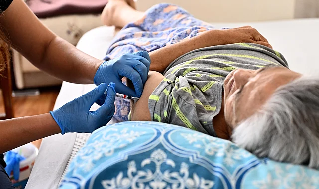 Antalya'da 'Turunç Masa'dan evlere uzanan sağlık desteği