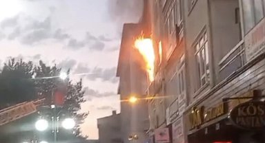 Apartman dairesinde korkutan yangın