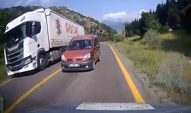 Ardahan-Şavşat karayolunda hatalı sollama araç kamerasında
