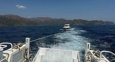 Arıza yapan motor yattaki 7 kişi Sahil Güvenlik ekiplerince kurtarıldı