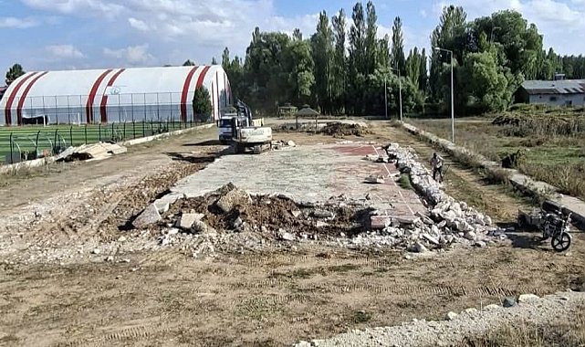 Arpalı'da spor tesisleri yenileniyor