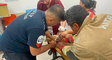 Arsuz'da parmağını blendere sıkıştıran kadının yardımına itfaiye yetişti